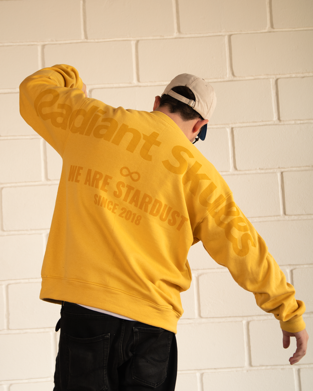SUDADERA POLVO DE ESTRELLAS (H)